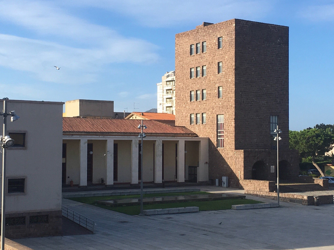 Is Urigus旅游景点-Torre Littoria