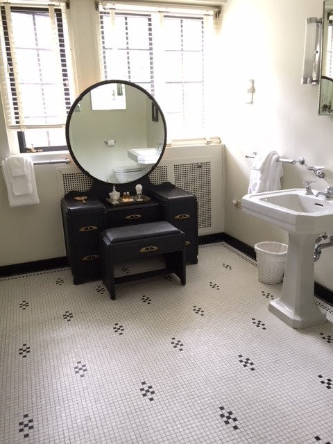 The Blaylock Mansion主图