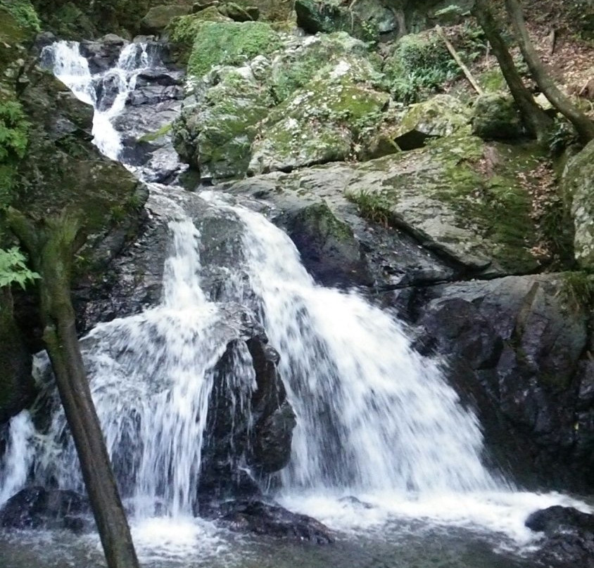 Gotonotaki Waterfall景点图片