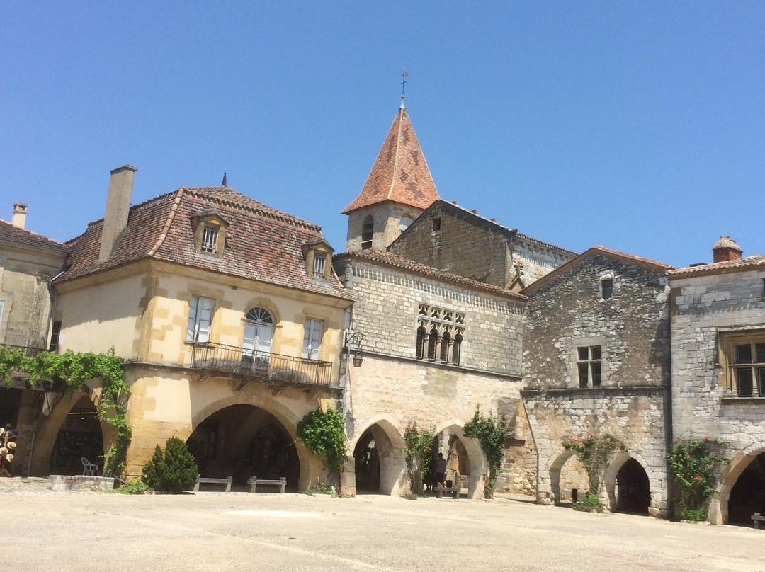 Place des Cornieres, Monpazier景点图片