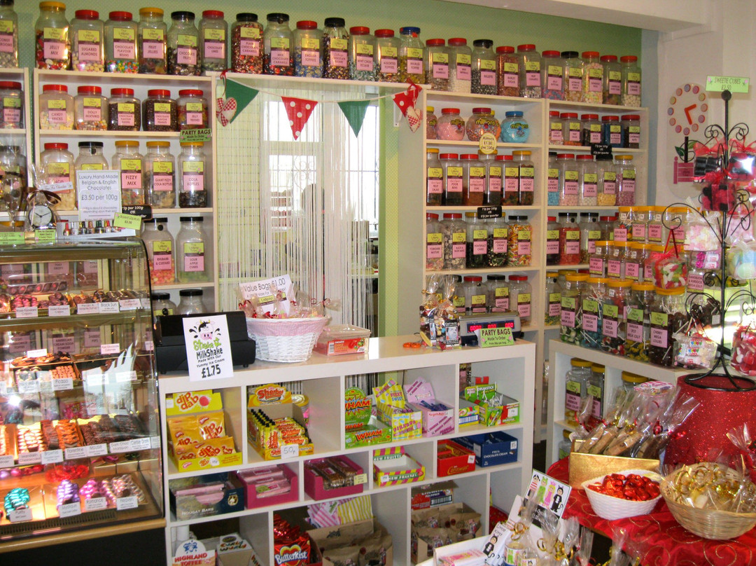 Fenay Bridge旅游景点-The Lollipop Tree