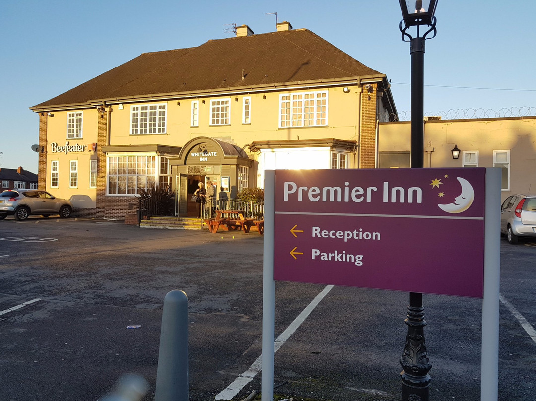 Premier Inn Oldham (Broadway) Hotel
