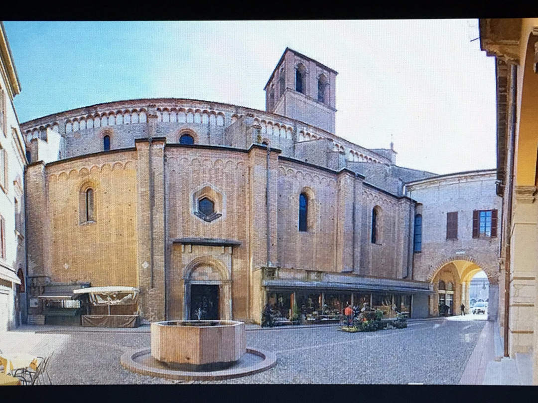 Piazza Broletto景点图片