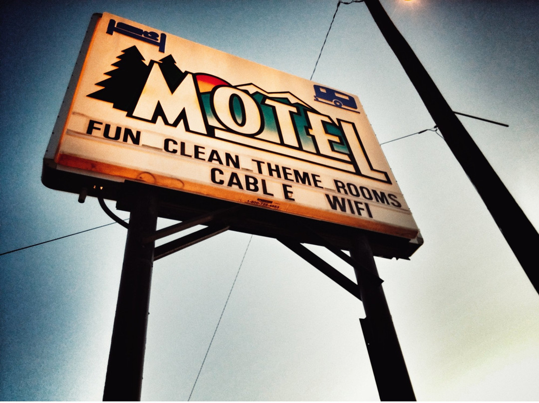 Corona Motel and RV主图