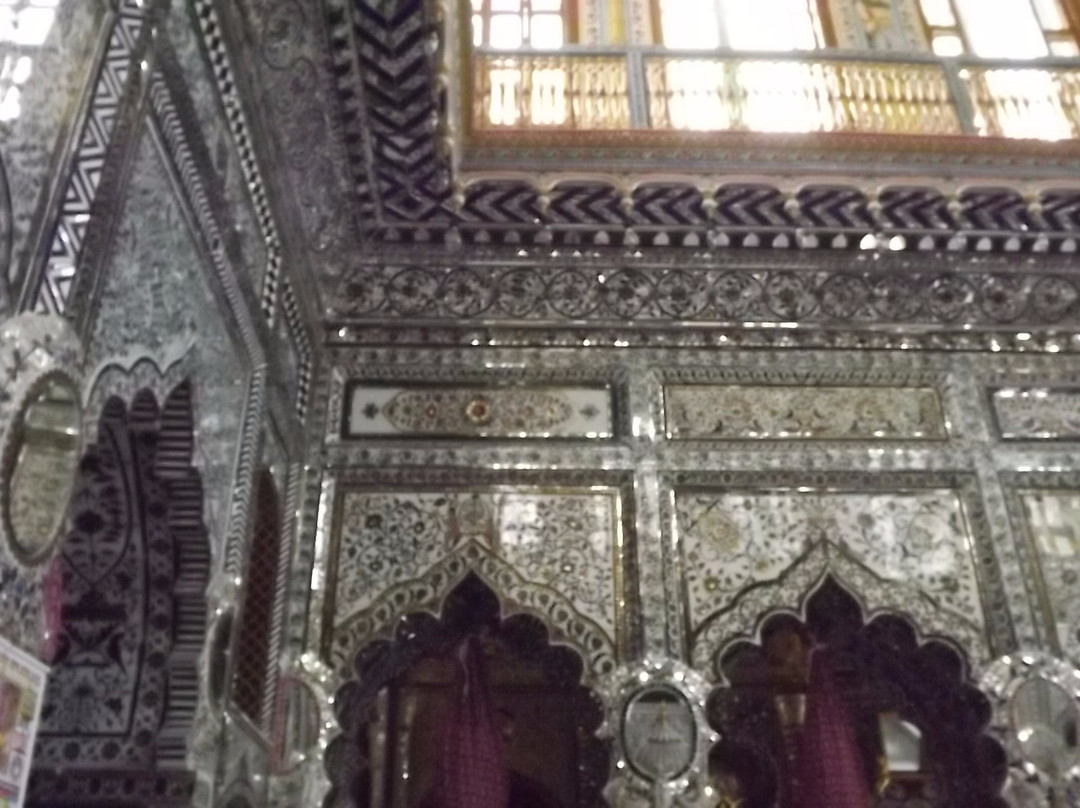 Jain Glass Temple-坎普尔必去景点