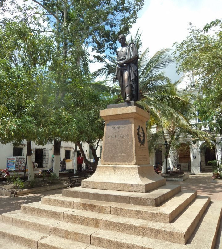 Parque de Bolivar-蒙波斯必去景点