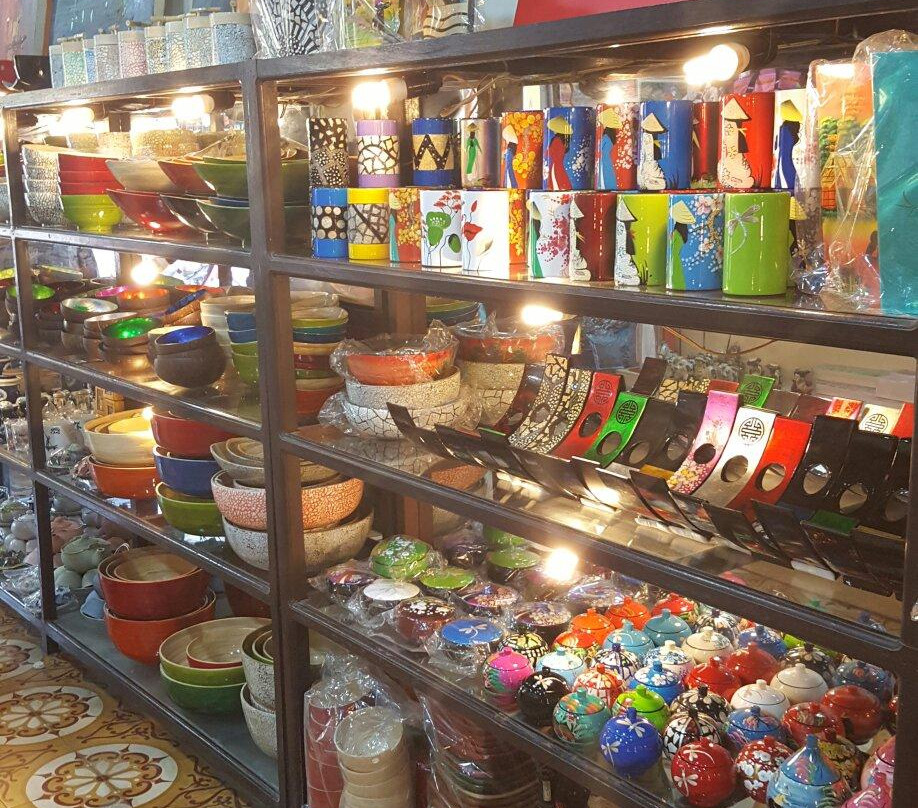 Phuoc Thinh Souvenir Shop-会安必去景点