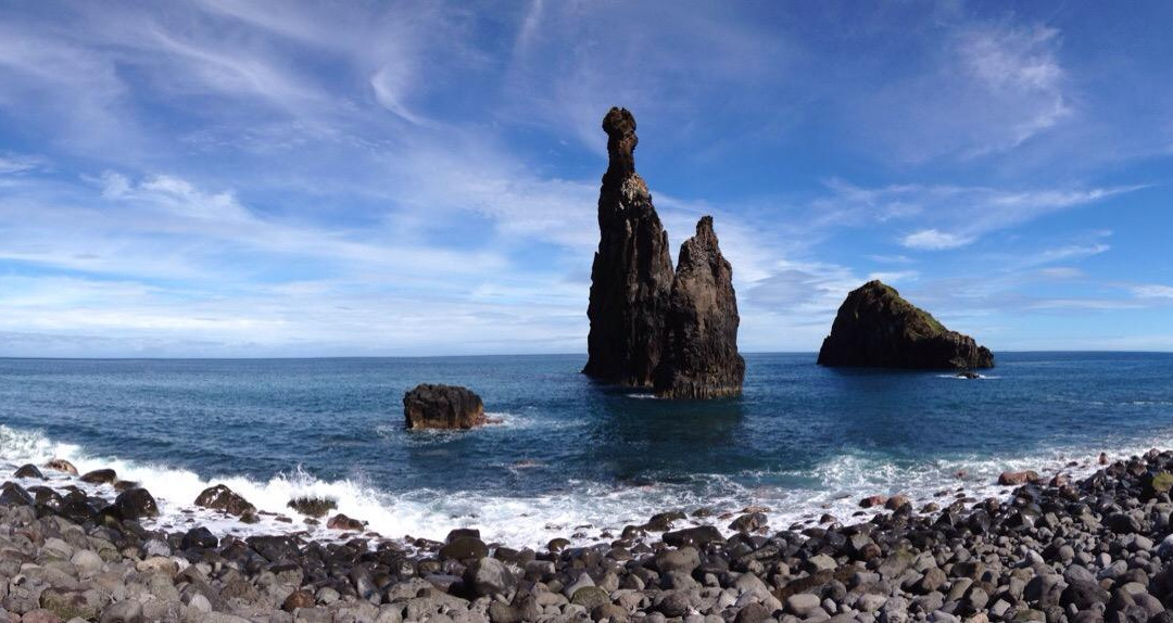 Seixal旅游景点-Ilheus da Ribeira da Janela