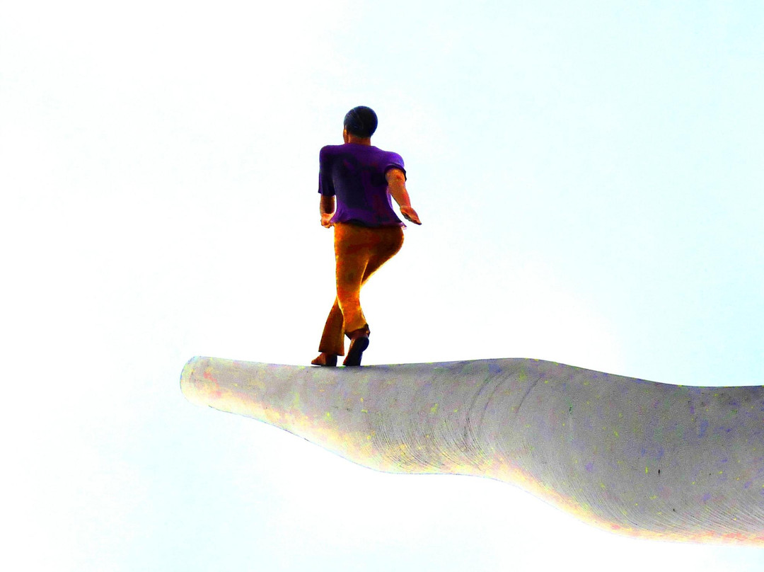 Man walking to the sky-卡塞尔行政区必去景点