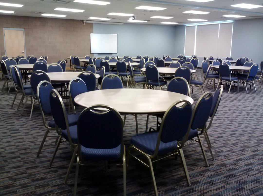 Foothills Recreation and Aquatics Center-格兰岱尔必去景点