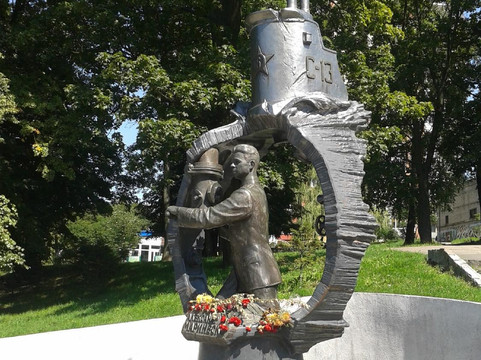 Monument to Aleksandr Marinesko-加里宁格勒必去景点