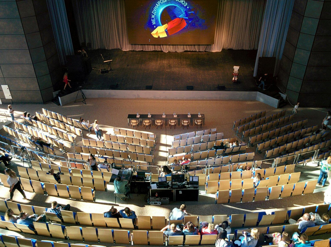 Variety Theater Yantar Hall景点图片