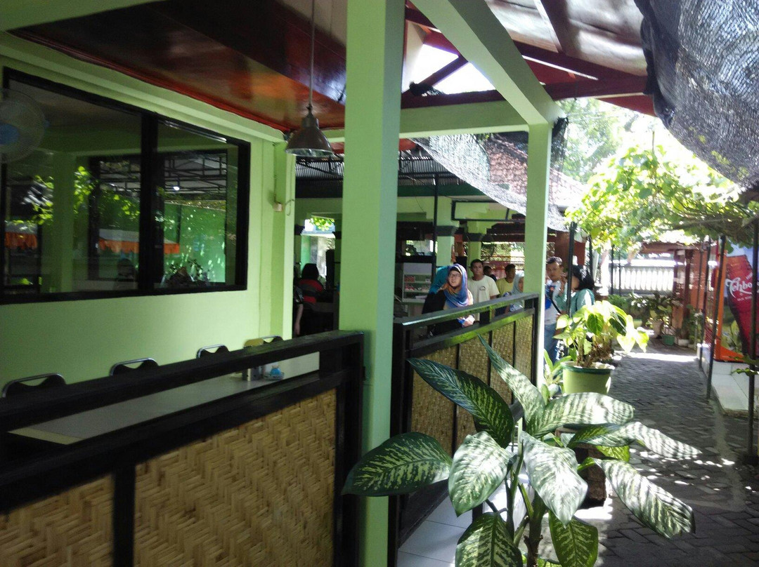 Batujai餐馆和美食-Asri Lesehan