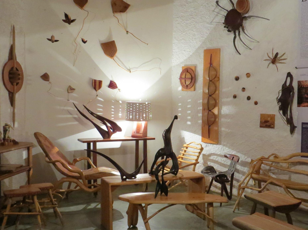 Atelier Eduardo Miguel Pardo-圣安东尼奥杜皮尼亚尔必去景点