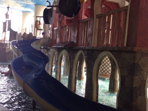 月亮河温泉假日酒店主图