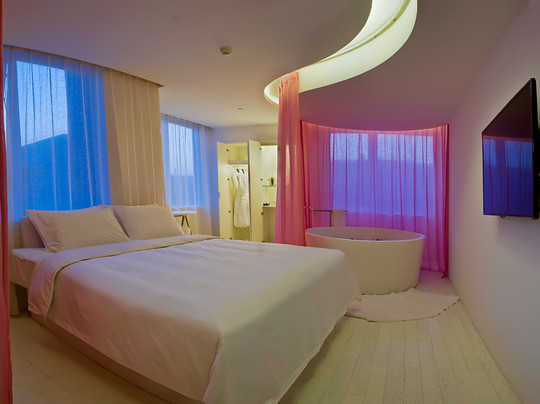 北京天安门皇家驿栈主图