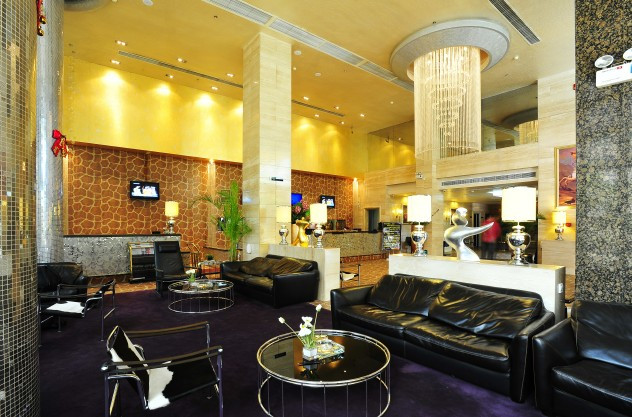 伯爵花园大酒店主图