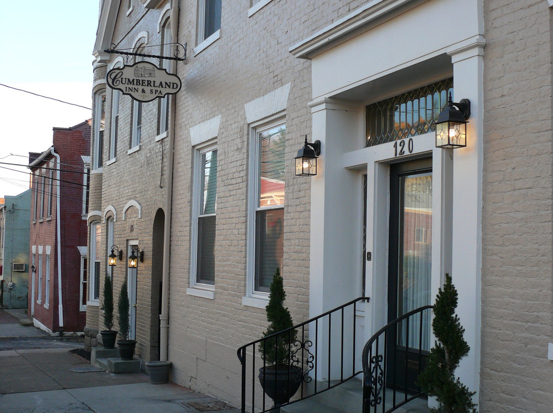 LaVale酒店住宿-Cumberland Inn and Spa