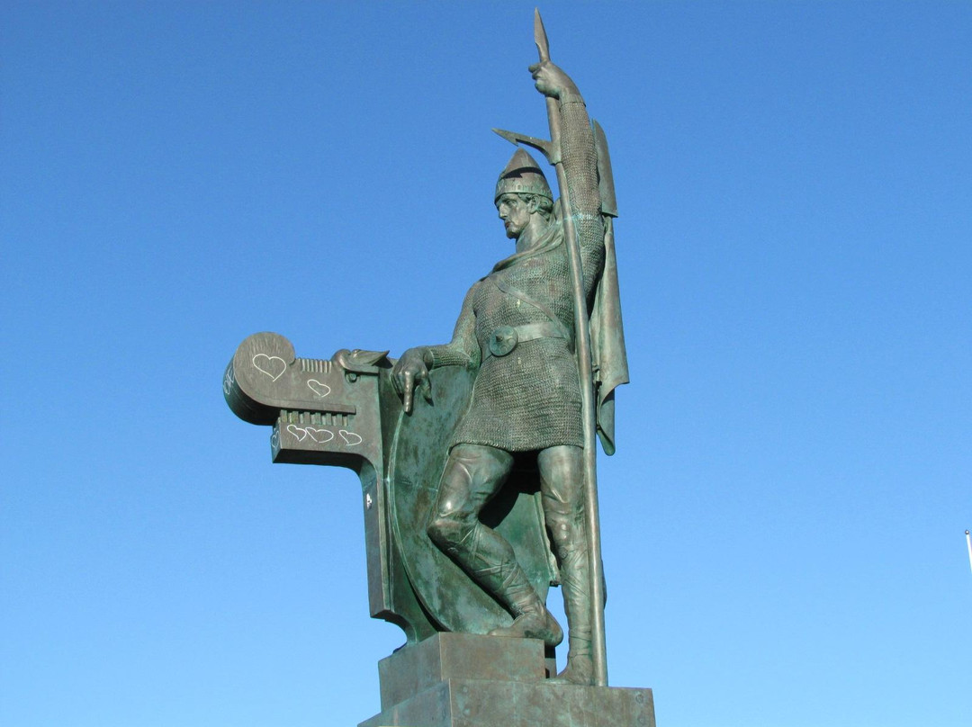 Grundarhverfi旅游景点-Arnarholl Statue