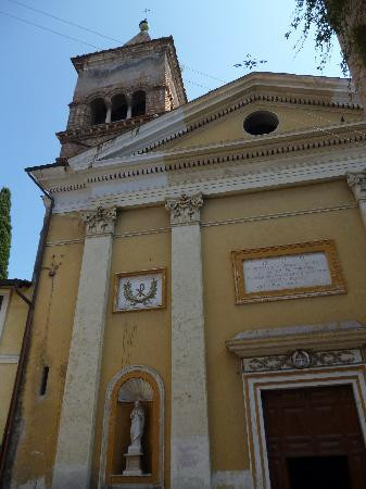 Parrocchia S. Vincenzo In S. Andrea-蒂沃利必去景点