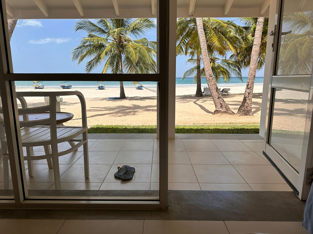 亭可马里查雅蓝光酒店主图