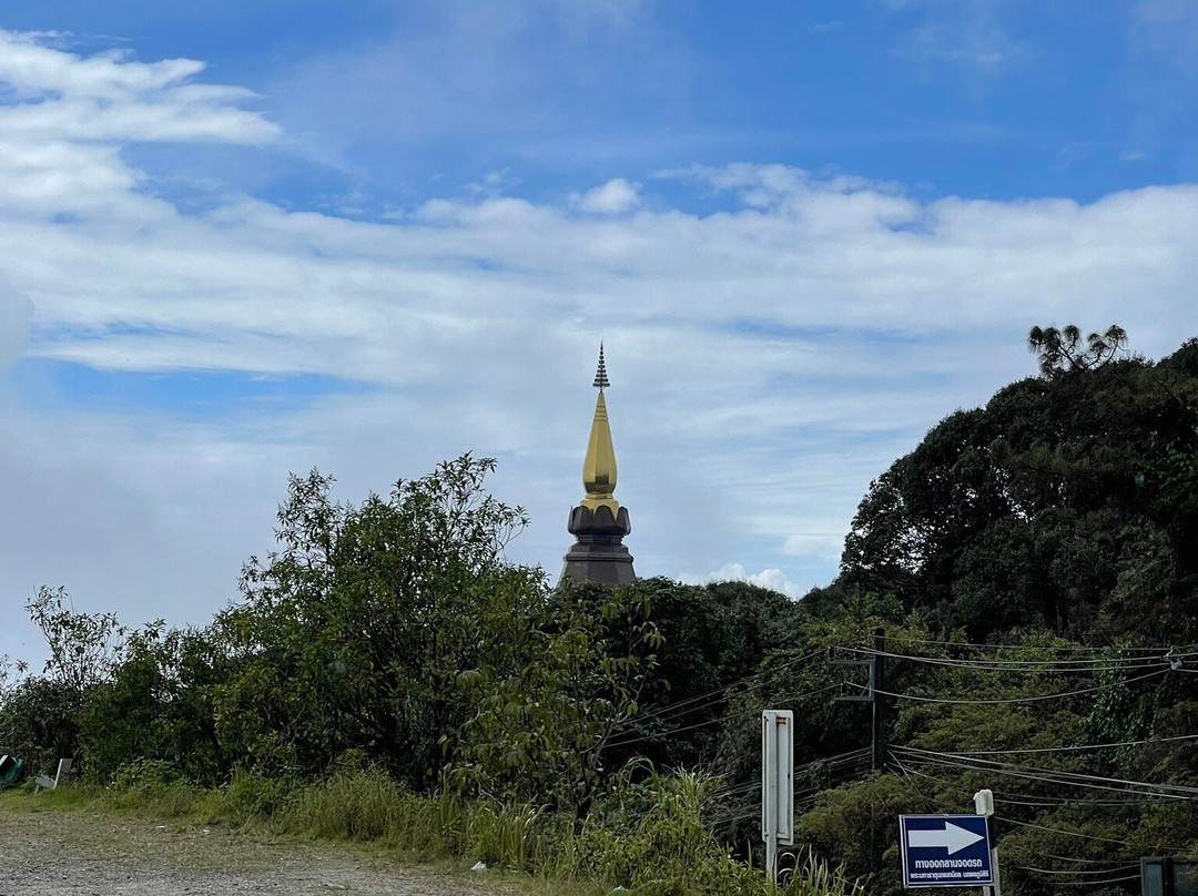 Phra Maha Dhatu Naphamethinidon and Naphaphonphumisiri Pagoda-茵他侬国家公园必去景点