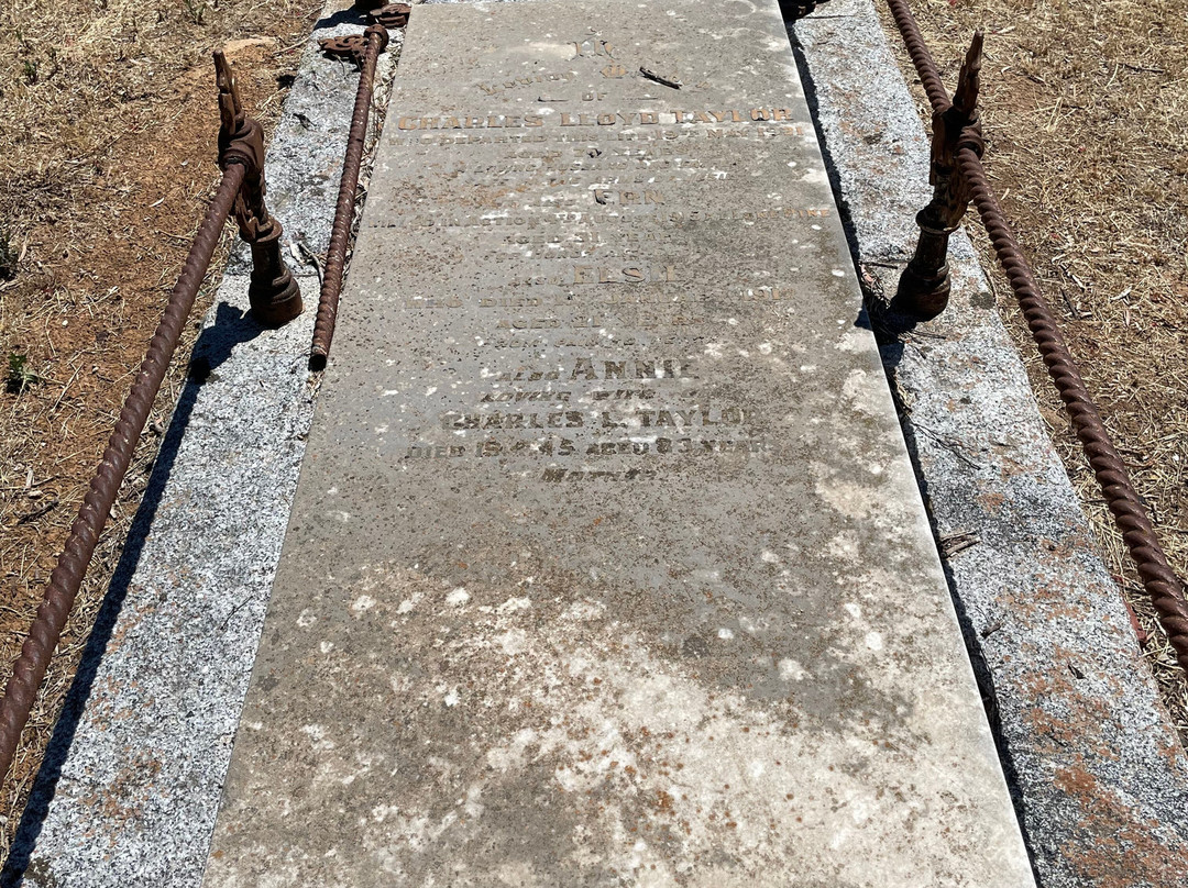 Yarrawonga Cemetery景点图片