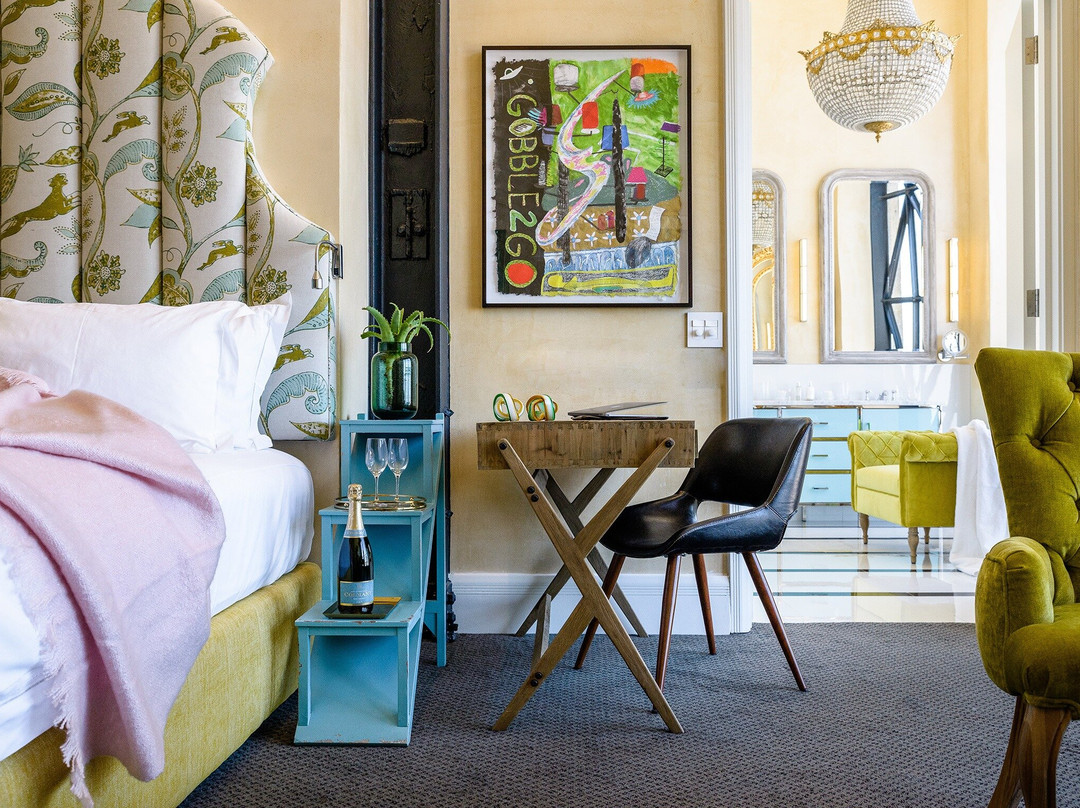 The Silo Hotel主图