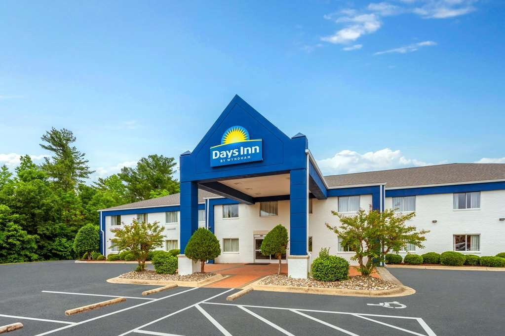 Days Inn & Suites By Wyndham Siler City