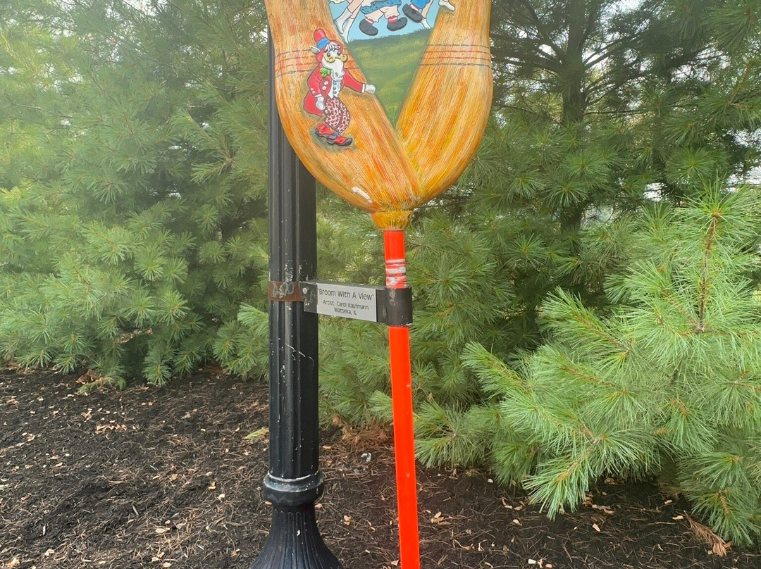 Hippie Memorial-Arcola必去景点