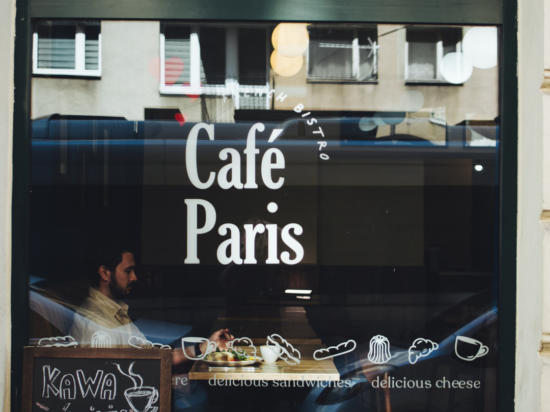 Café Paris Bistro