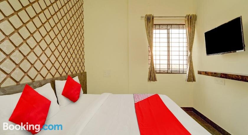 Oyo Flagship Mathrushree Lodge