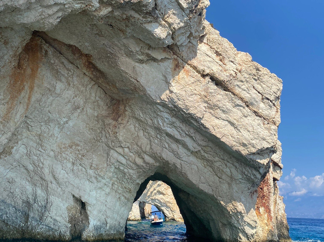 Valsamis cruises景点图片
