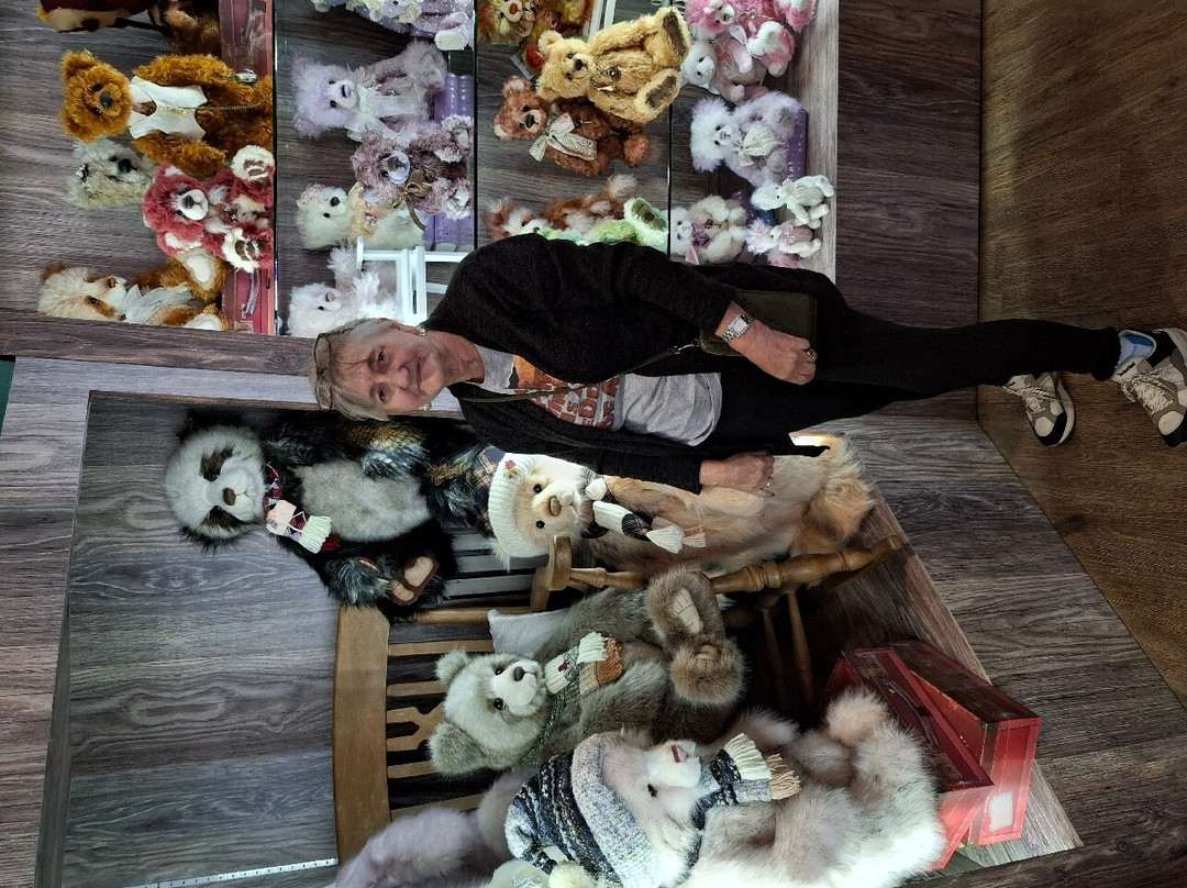 Charlie Bears Gallery & Shop-朗塞斯顿必去景点