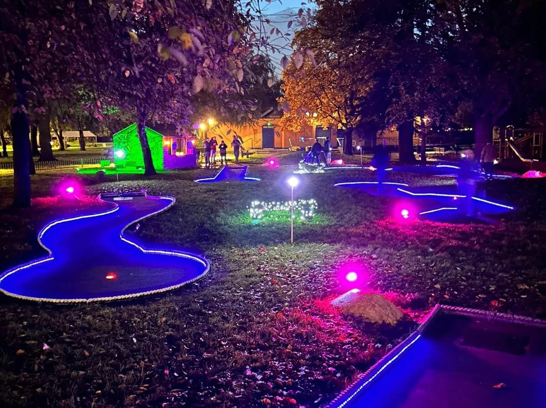 Tredegar Park Mini Golf景点图片