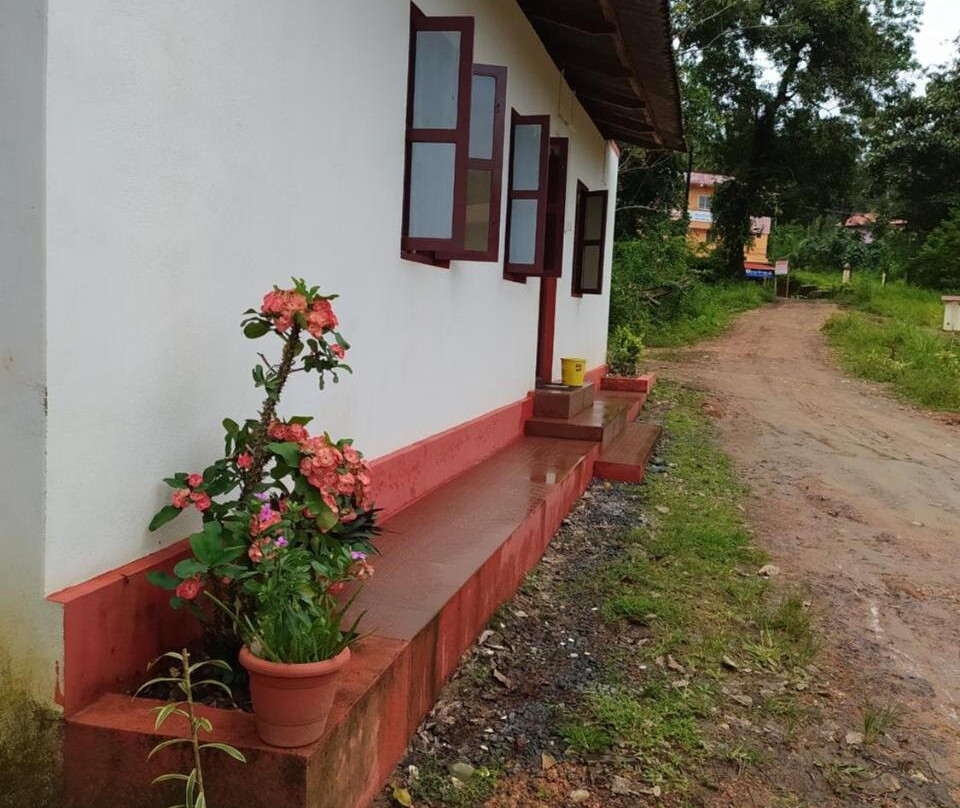 VANASIRI COTTAGE (Tourist Home)