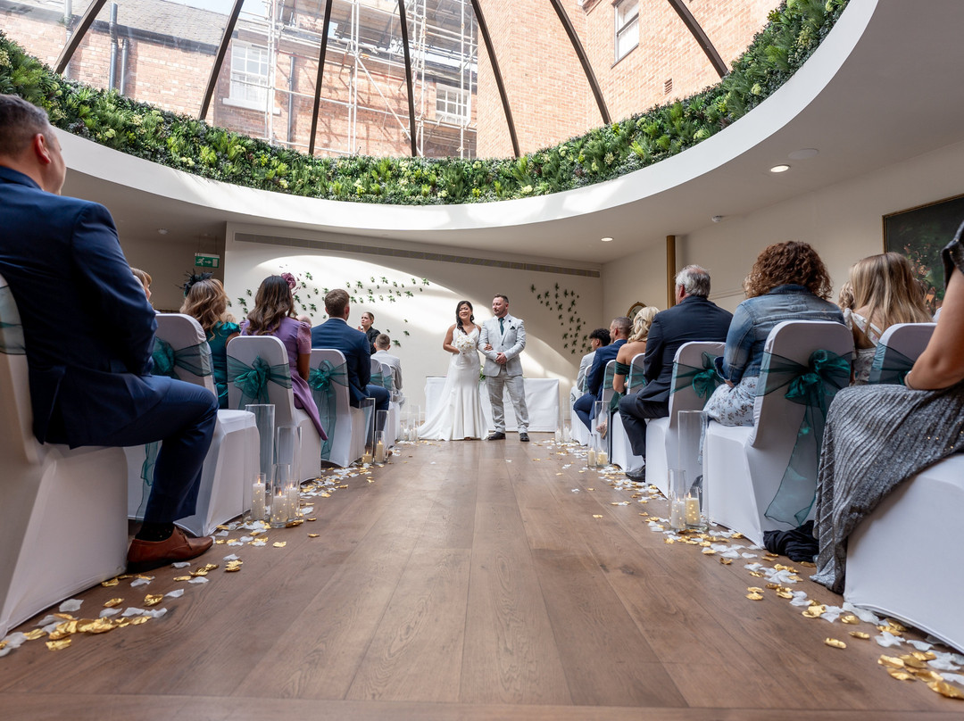 The White Hart Hotel主图