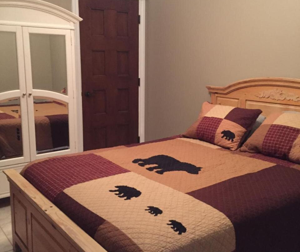 Cozy Bear Lodge