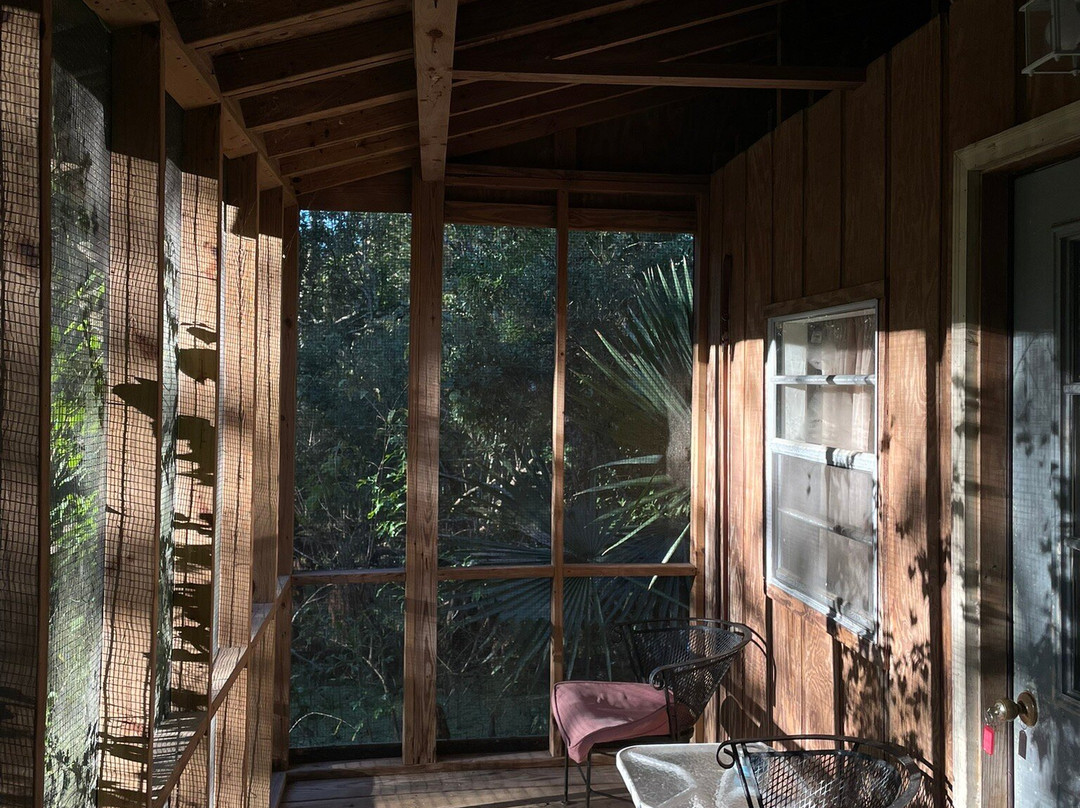 Wildlife Gardens Bed and Breakfast and Swamp Tours主图