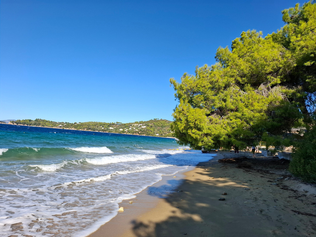 Vromolimnos Beach景点图片