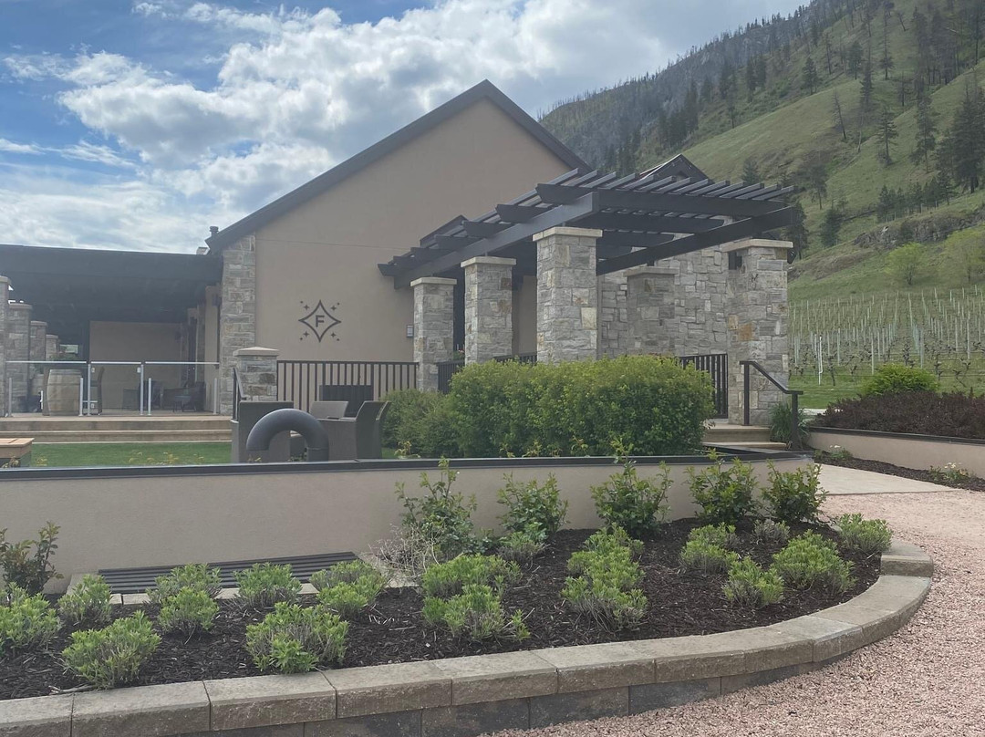 Fitzpatrick Family Vineyards-Peachland必去景点