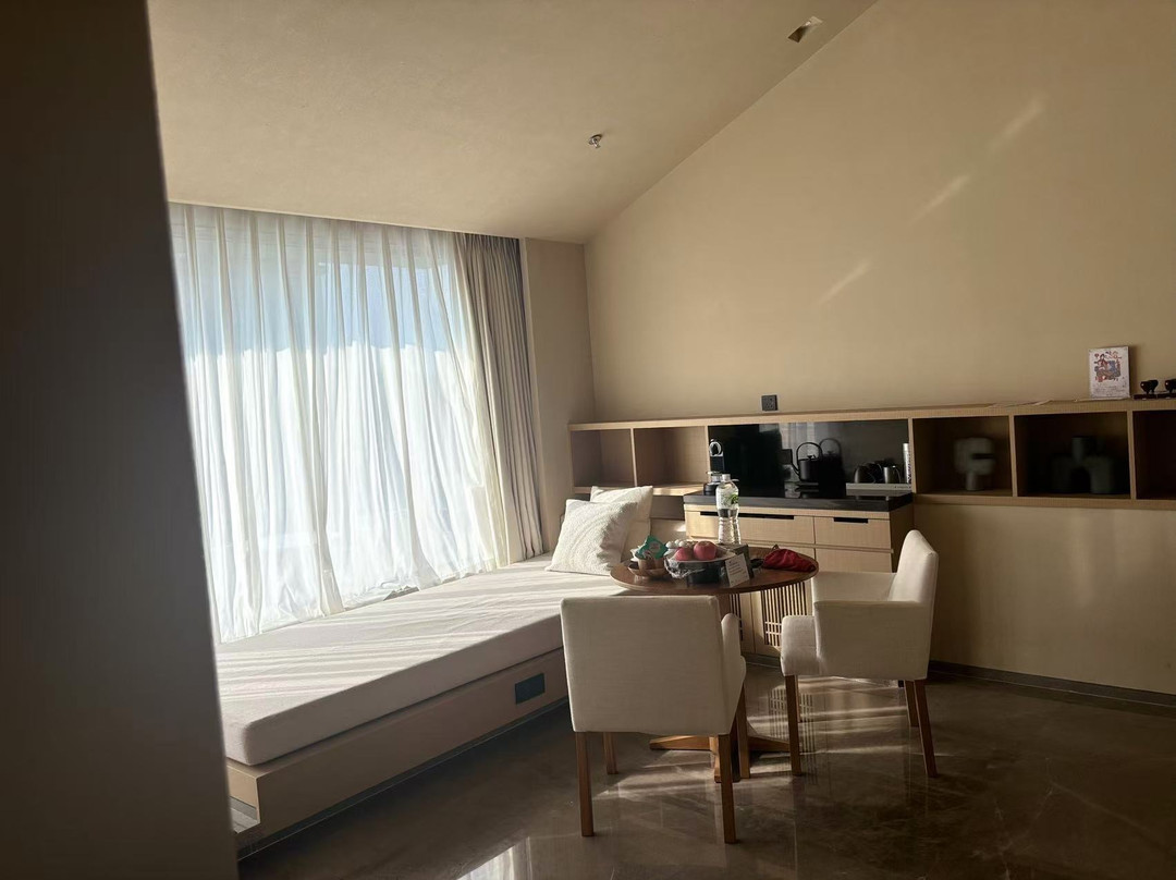 潮州古城有熊酒店主图