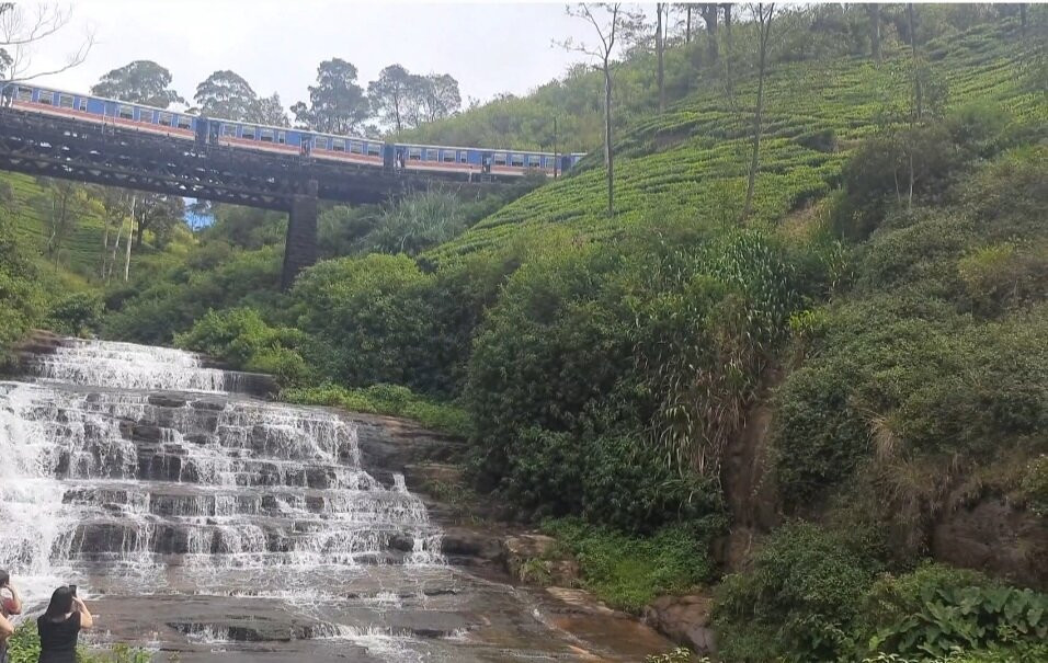 Nanuoya water fall-奴娃拉伊利雅必去景点