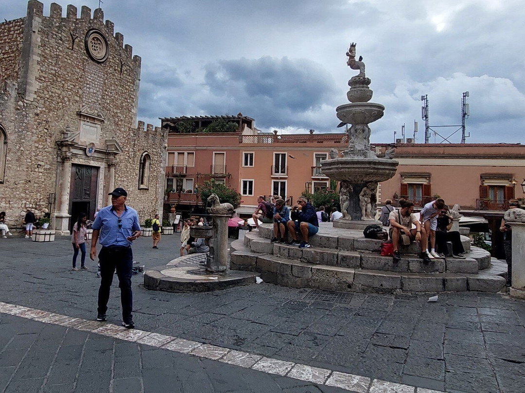 Piazza Duomo-陶尔米纳必去景点