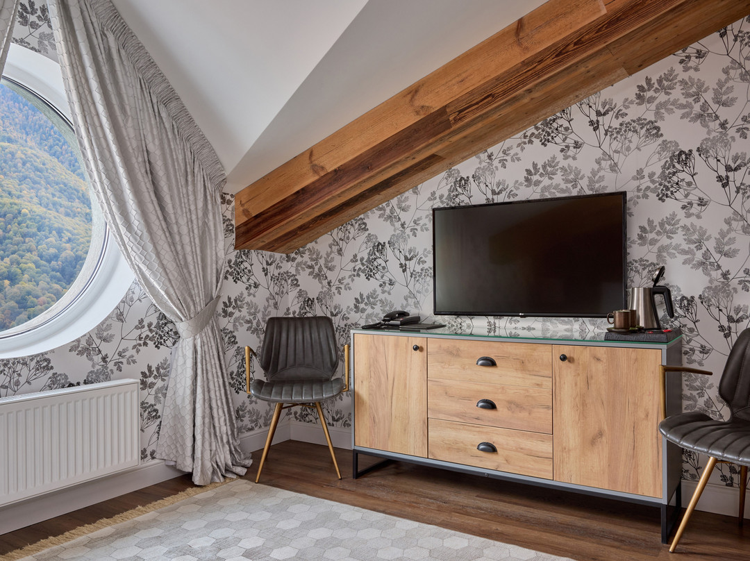 Hills Polyana Hotel & Spa主图