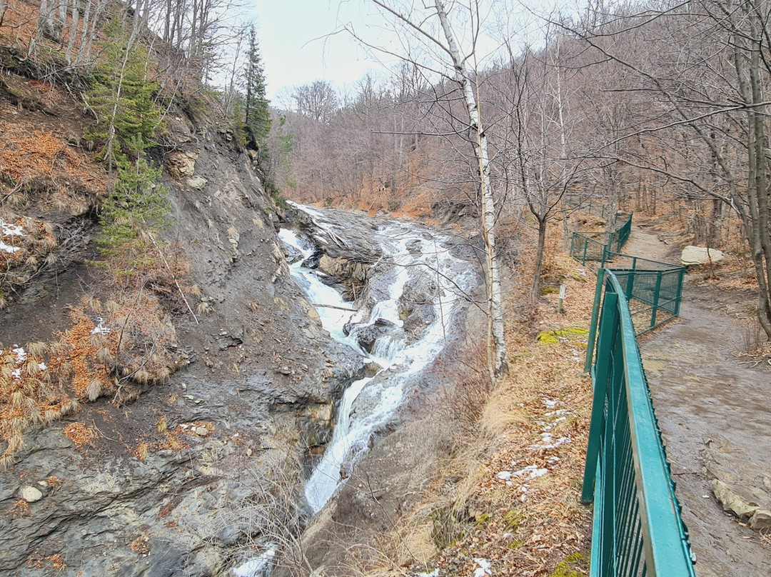 Cascada Putnei景点图片