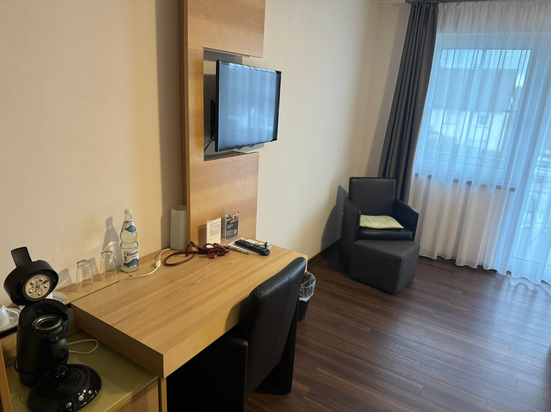 兰达尔维卡内菲旅馆主图