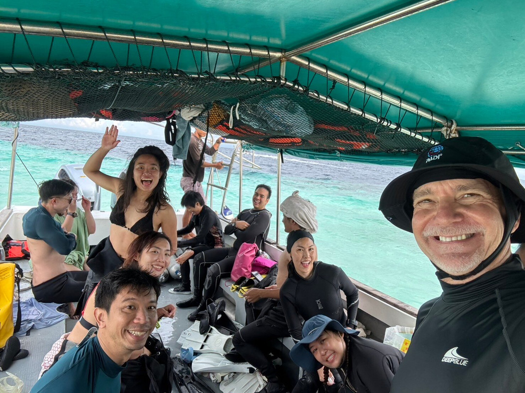 西巴丹水上屋主图