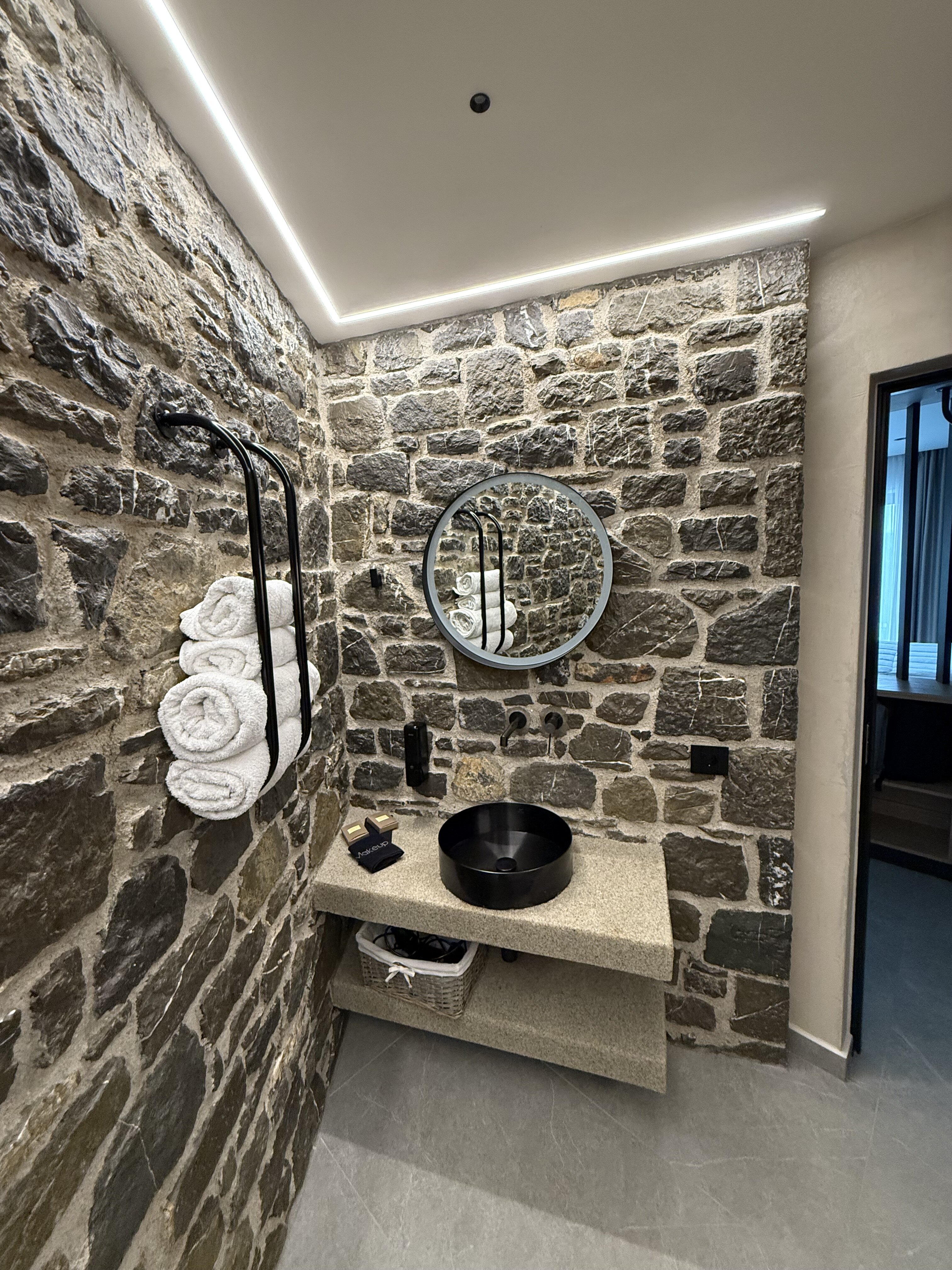 Opal Executive Suites-浴室