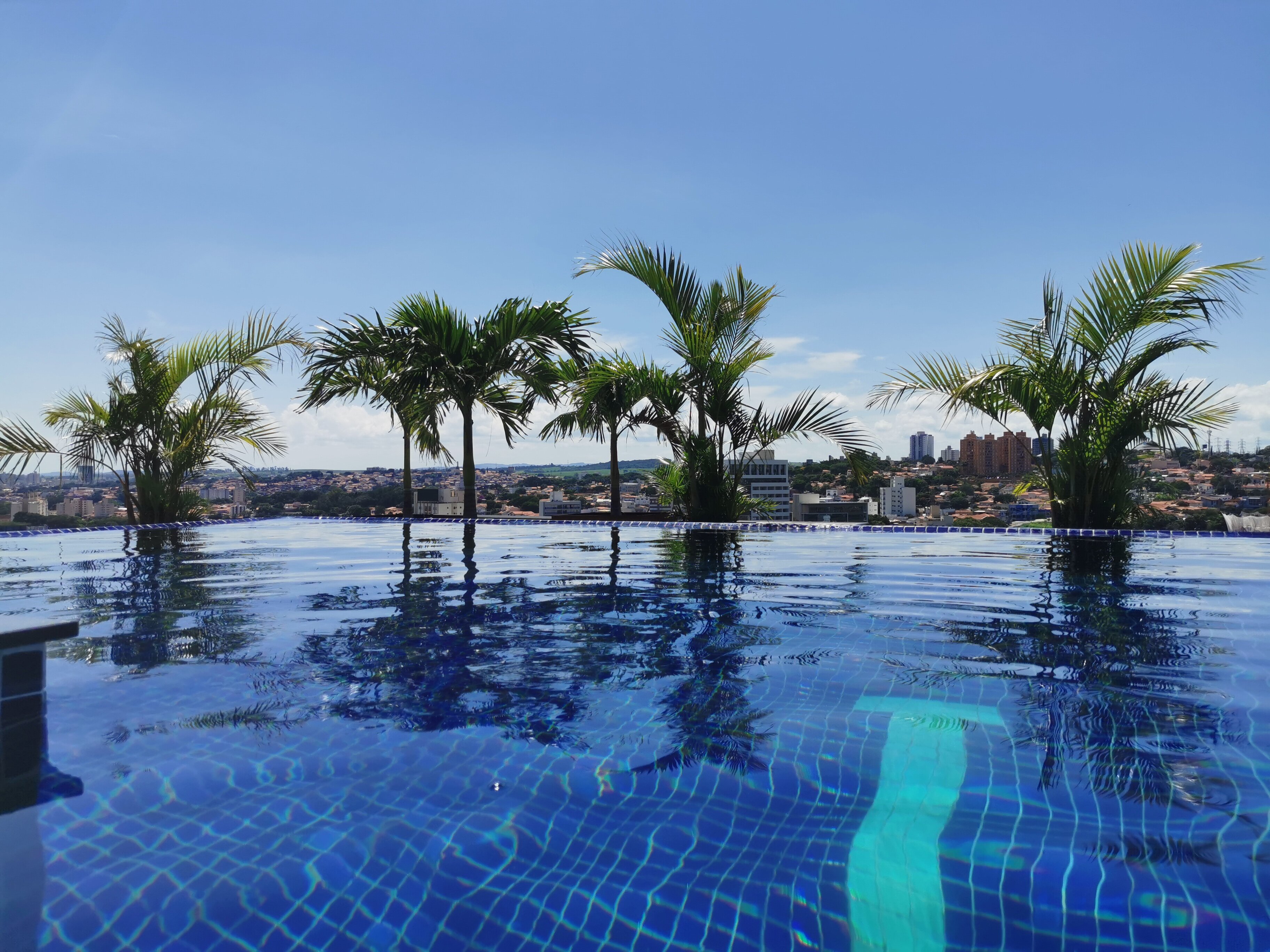 I Am Design Hotel + Residence-泳池